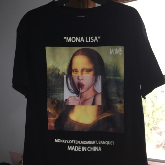Tops - Oversized graphic tee- shirt